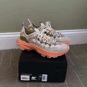 Sorel Kinetic for Free People  size 9.5 very good used condition